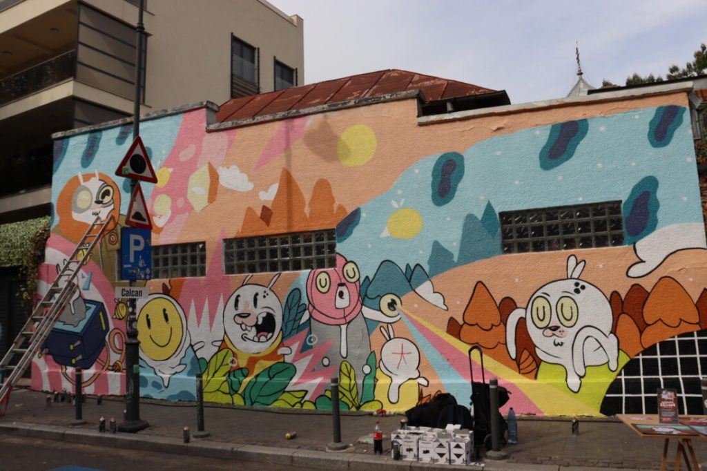 Patru artiști contestă „războiul graffiti” al lui Ciucu: „Fenomenul nu poate fi eradikat prin forță”
