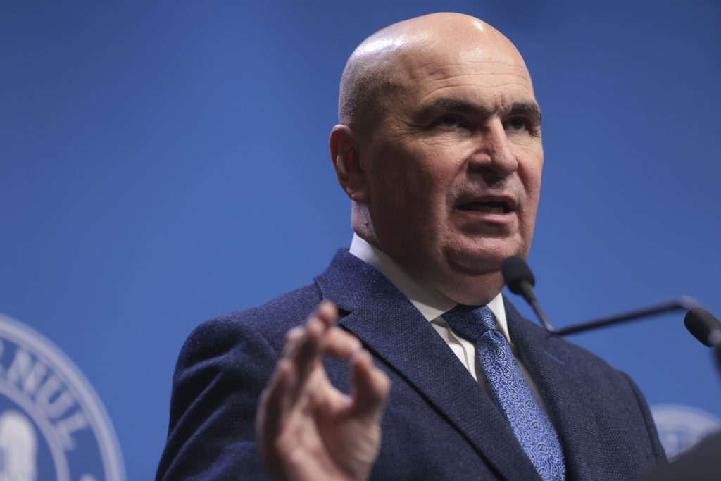 Ilie Bolojan atrage atenția asupra ineficienței programelor de ocupare a forței de muncă Premierul Ilie Bolojan a făcut joi o declarație alarmantă, cu doar câteva ore înaintea adoptării bugetului pentru anul 2026