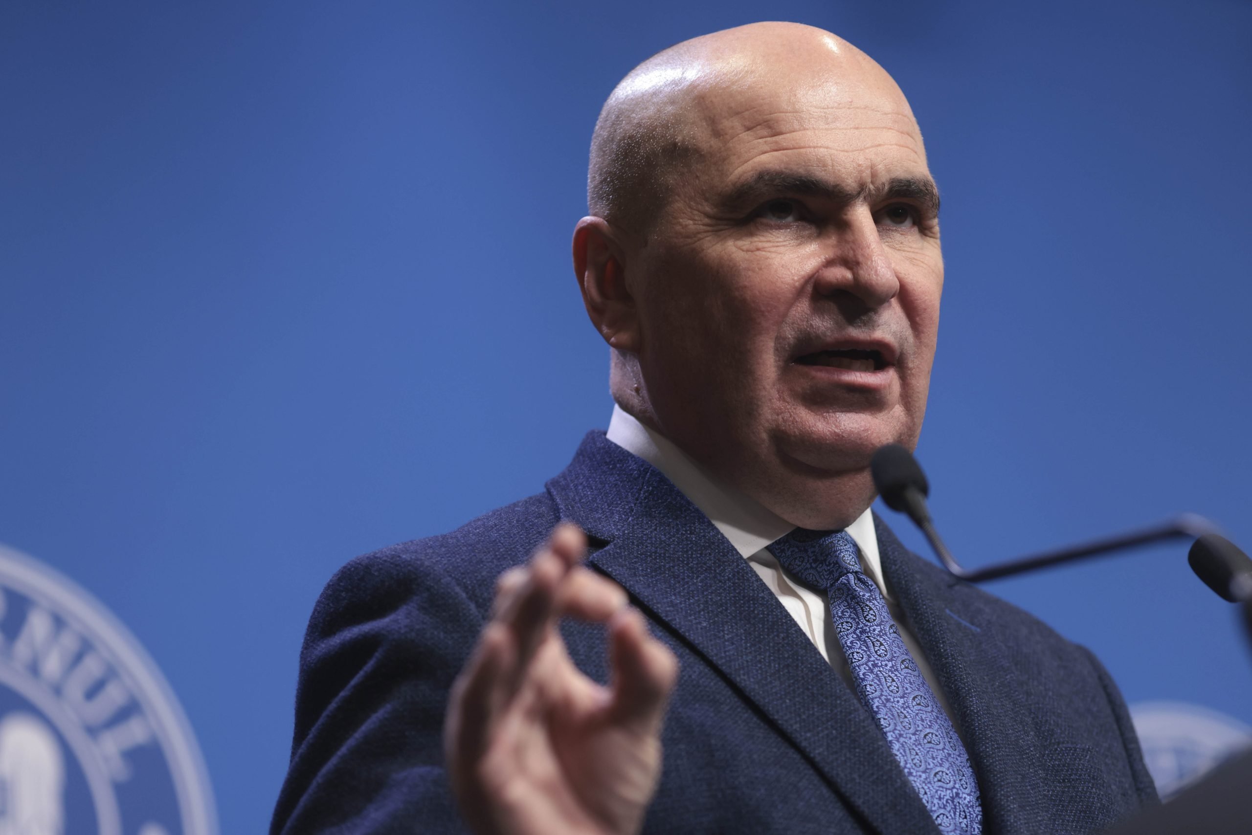 Ilie Bolojan atrage atenția asupra ineficienței programelor de ocupare a forței de muncă Premierul Ilie Bolojan a făcut joi o declarație alarmantă, cu doar câteva ore înaintea adoptării bugetului pentru anul 2026