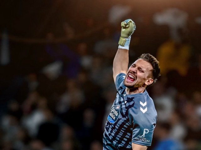 SuperLiga se pregătește de un weekend cu meciuri importante, în vreme ce România are o reprezentantă în jovial eliminatoriu Europa League Weekend-ul fotbalistic din România promite dueluri spectaculoase în Superliga, cu meciuri care vor putea fi urmărite în direct pe Digi Sport