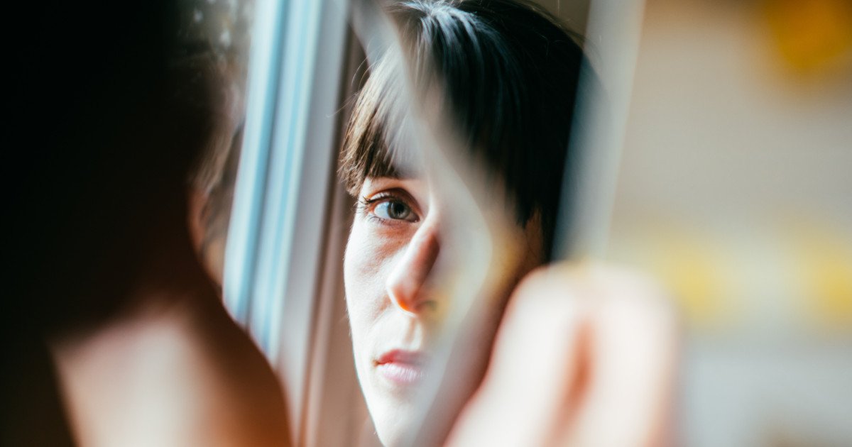 Criza sănătății mintale în România: un semnal de alarmă fără ecou suficient în politicile oficiale Problemele de sănătate mintală devin, tot mai mult, o realitate dureroasă pentru populația României și o provocare acută pentru sistemul public de sănătate