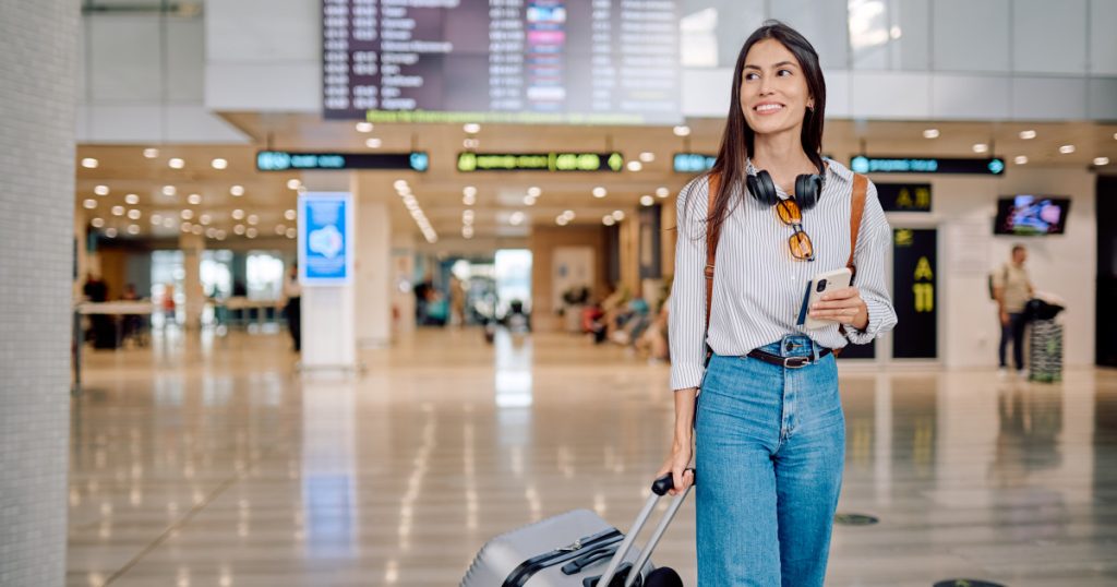 Parlamentul European a adoptat joi o serie de noi norme menite să întărească protecția consumatorilor în sectorul turistic, un răspuns clar la problemele apărute în urma crizei COVID-19 și a falimentelor care au zguduit industria turistică europeană în ultimii ani