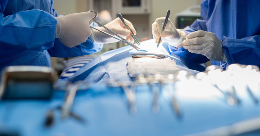 Scandalul de la Spitalul Elias se extinde: Ministrul Sănătății ordonă controale la peste 600 de cadre medicale Controversa privind munca medicilor în timpul programului de la stat, care a zguduit recent sistemul sanitar românesc, pare departe de a fi încheiat