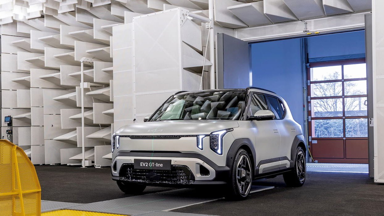 Kia EV2 revoluționează segmentul mașinilor electrice de intrare în Europa, fiind mai mult decât un experiment, ci un pas strategic al mărcii către accesibilitate