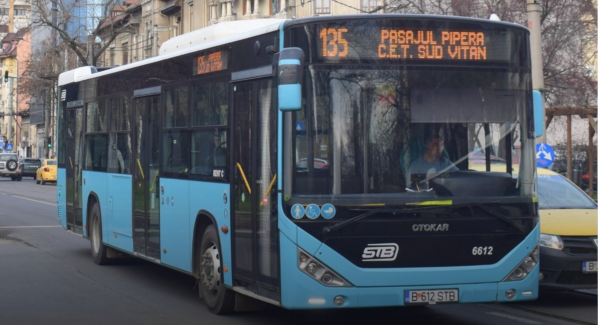 Transportul în București suferă modificări temporare pentru a face loc lucrărilor de infrastructură Începând cu 1 aprilie 2026, rețeaua de transport în comun a Bucureștiului va suferi schimbări importante, în special pentru autobuzele de pe linia 135