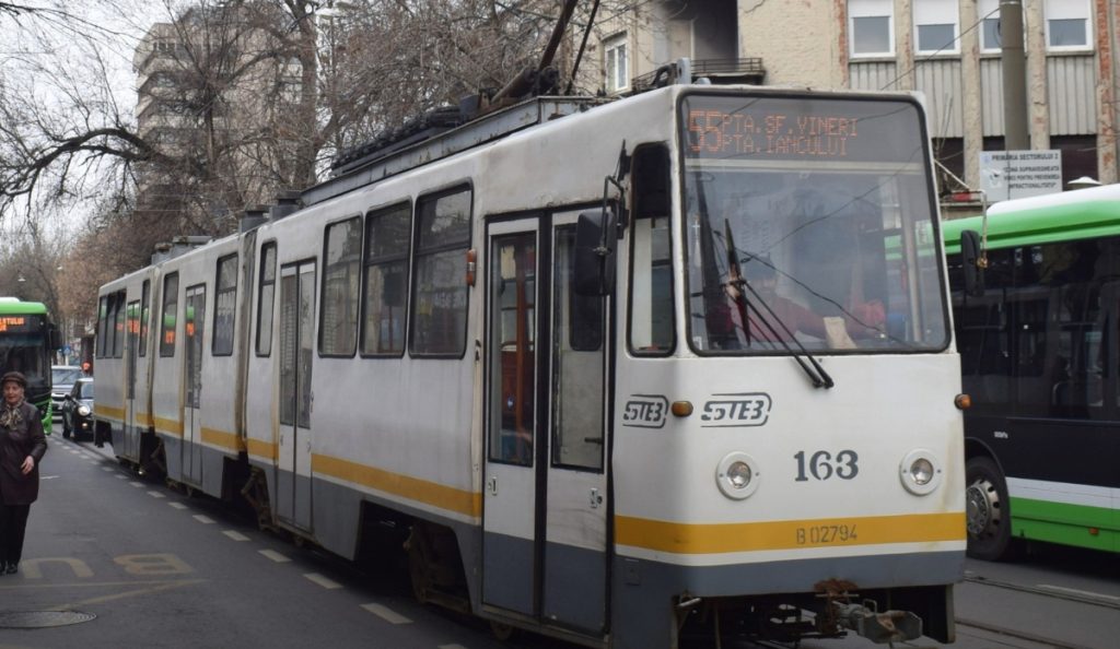 Tramvaiul 55 suspendat de sâmbătă pentru înlocuire cu naveta 655; traseu modificat pentru linia 97
