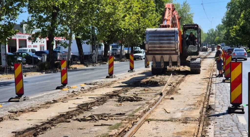 Două proiecte majore de modernizare a infrastructurii de transport din Capitală sunt în plină desfășurare, vizând atât extinderea rețelei de metrou, cât și îmbunătățirea infrastructurii tramvaielor și rutieră