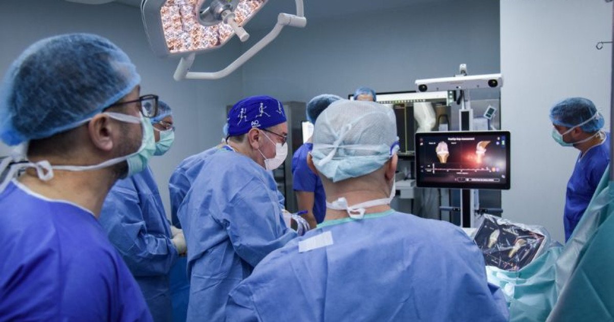 Gonartroza — o problemă tot mai frecventă printre vârstnici, cu efecte devastatoare asupra mobilității și calității vieții, devine o realitate îngrijorătoare în contextul creșterii speranței de viață