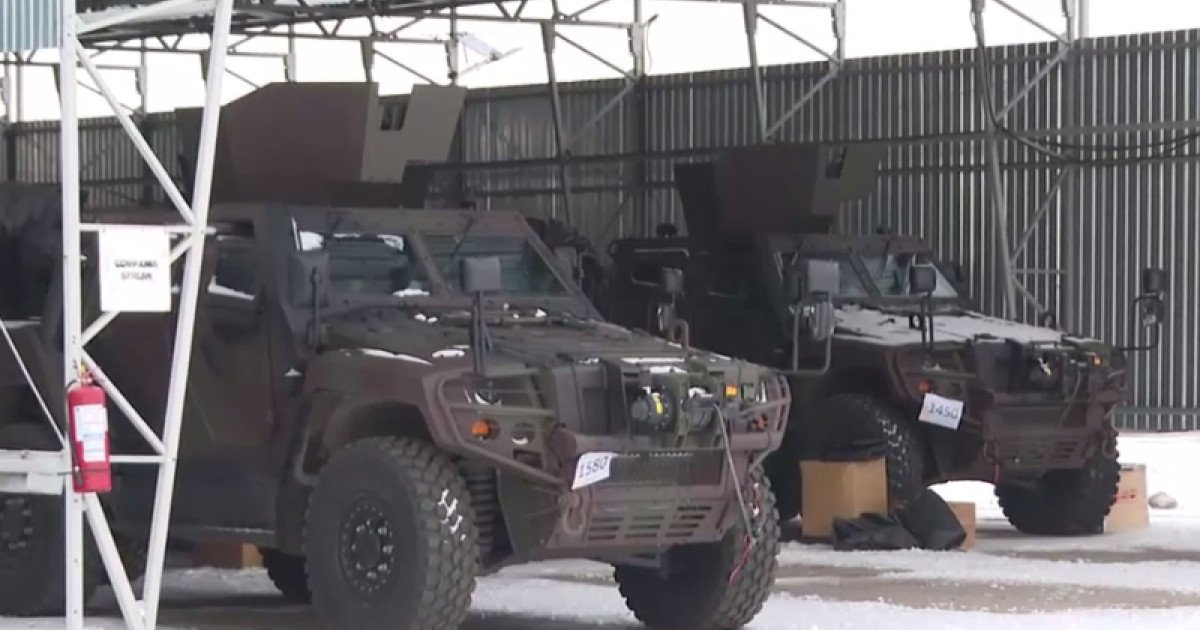 Ministerul Apărării revizuiește contractul pentru vehiculele blindate Cobra II, în urma suspiciunilor legate de implicarea afaceriștilor cu conexiuni rusești Situație tensionată în cadrul industriei de apărare din România după apariția unor dezvăluiri ce vizează contractul pentru achiziția vehiculelor blindate ușoare Cobra II