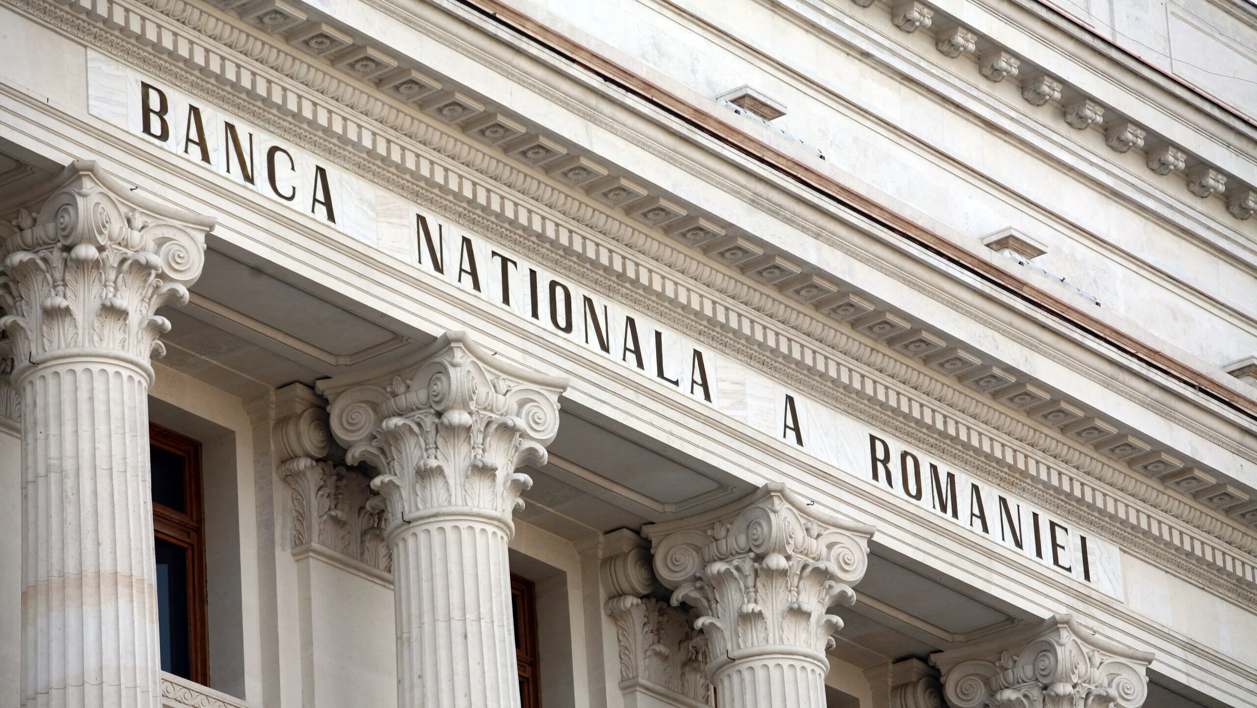 Rezervele valutare ale BNR au înregistrat o scădere ușoară față de începutul anului, ajungând la 65,023 milioane de euro la sfârșitul lunii februarie