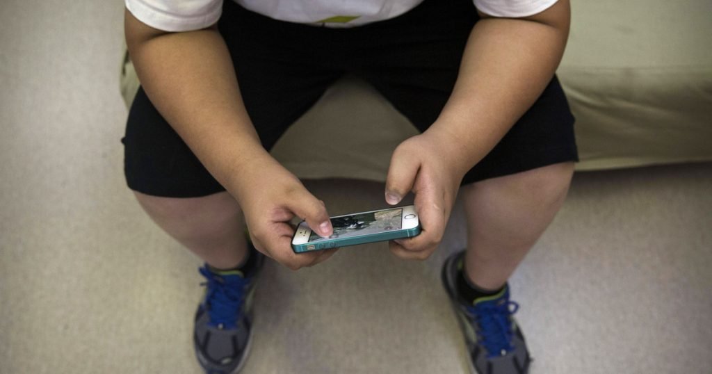 Criza globală a obezității infantile se accelerează periculos, avertizează un raport recent care previzionează că, dacă nu se vor implementa măsuri eficiente, numărul copiilor afectați ar putea depăși 220 de milioane până în anul 2040