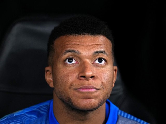 Real Madrid a pus capăt unor săptămâni tensionate legate de planurile sale de transfer și a anunțat oficial revenirea unuia dintre cei mai râvniți tineri fotbaliști din lume