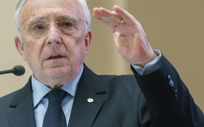 Mugur Isărescu avertizează asupra vulnerabilităților financiare ale României în cadrul conferinței The Economist Guvernatorul Băncii Naționale a României (BNR), Mugur Isărescu, a tras un semnal de alarmă în cadrul conferinței The Economist, precizând că situația finanțelor publice din țară se confruntă cu multiple presiuni generate de cheltuieli bugetare ridicate și vulnerabilități structurale