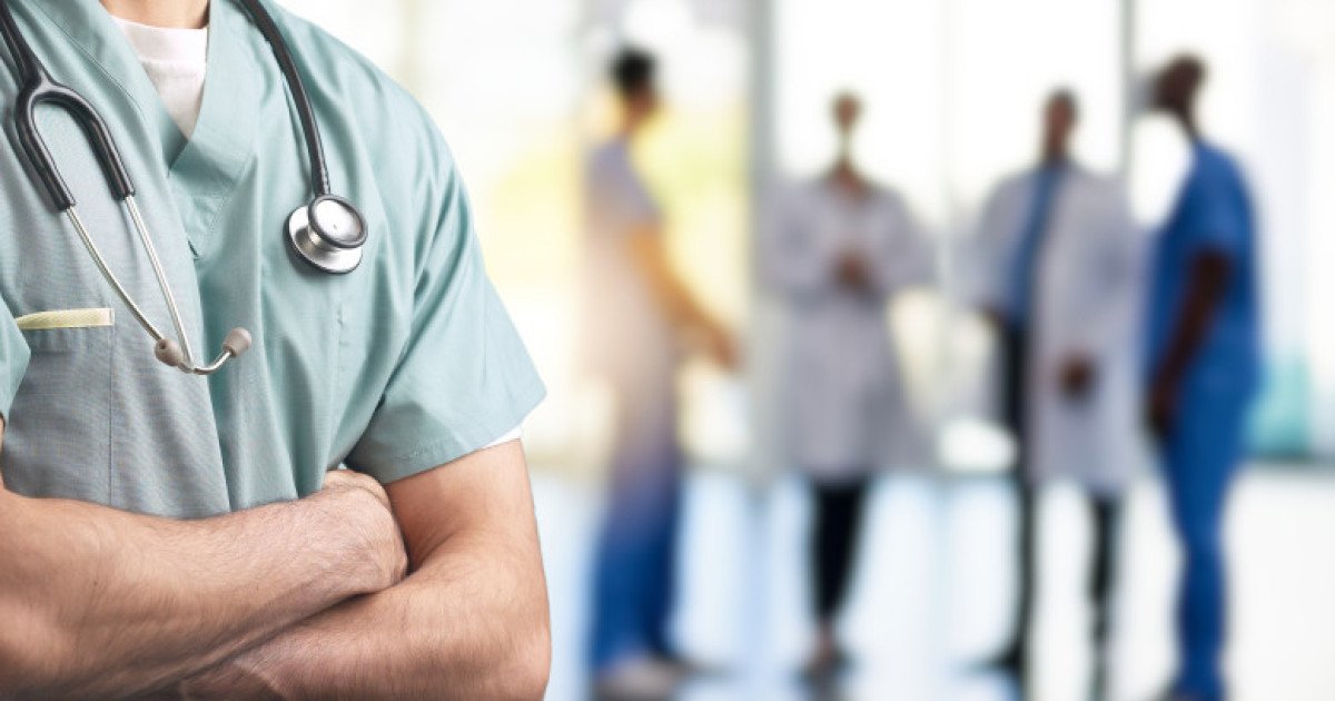 Inițiativă legislativă pentru protecție sporită a cadrelor medicale în fața agresiunilor Un proiect de lege discutat în aceste zile în Parlament vizează o modificare majoră a cadrului penal pentru cei care agresază personalul medical în timpul îndeplinirii atribuțiilor