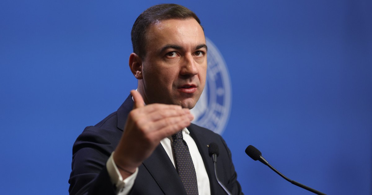 România își întărește rezistența energetică în fața crizei globale de resurse Pe fondul tensiunilor internaționale generate de conflictele din Orientul Mijlociu, oficialii români afirmă că țara noastră se află într-o poziție relativ sigură din punct de vedere al stocurilor de resurse energetice