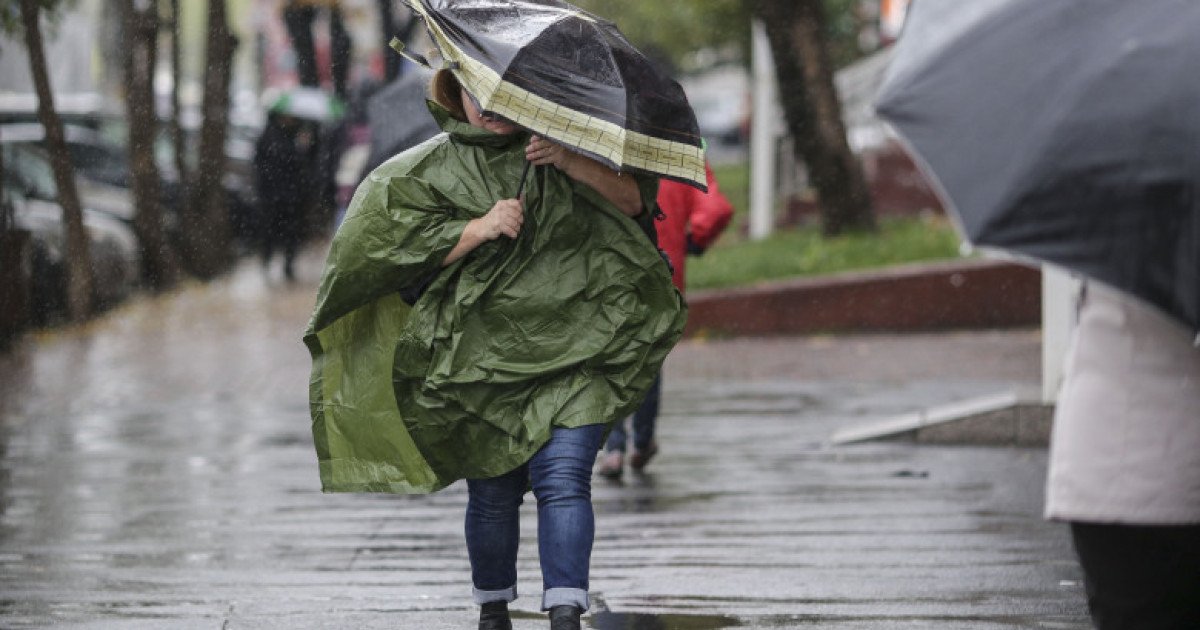 Administrația Națională de Meteorologie (ANM) a emis duminică o atenționare Cod galben de precipitații însemnate cantitativ și ninsori la munte, valabilă până luni dimineața în aproape jumătate din țară