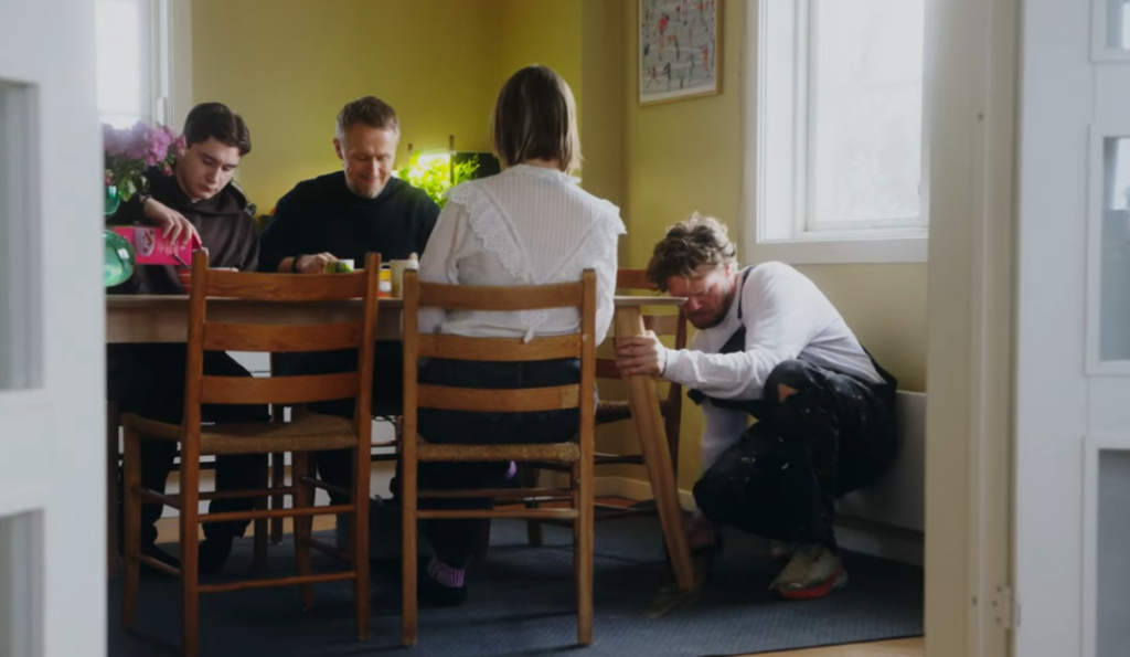 Norvegia lansează o campanie țintită împotriva fenomenului de „enshittification”, o realitate tot mai pregnată în lumea digitală Un apel neobișnuit, dar plin de relevanță, vine din Norvegia: Consiliul Consumatorilor din această țară a lansat o inițiativă internațională pentru a combate tendința de deteriorare deliberată a calității și funcționalității produselor și serviciilor digitale