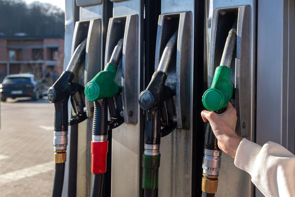 Slovenia adoptă măsuri stricte pentru limitarea alimentărilor cu carburant, un răspuns direct la criza emergentă de pe piața energetică europeană, amplificată de contextul geopolitic tensionat