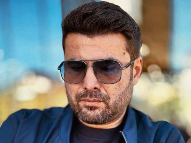 Adrian Mutu, fostul mare fotbalist român și actual antrenor, a surprins din nou, dar de această dată într-un mod dramatic, care a șocat atât media, cât și pe fanii săi
