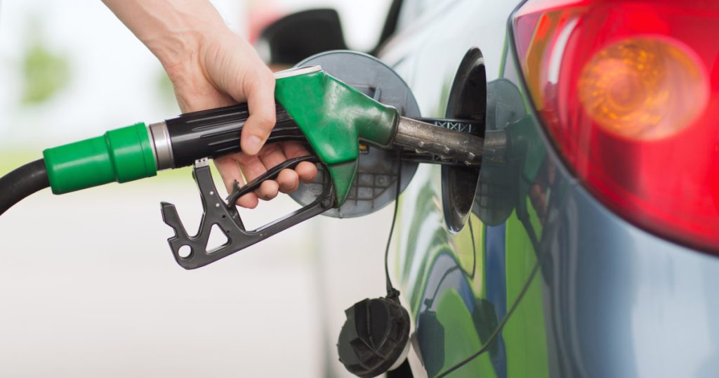 Guvernul României pregătește noi măsuri pentru a gestiona criza carburanților, în contextul creșterii prețurilor și al instabilității pieței