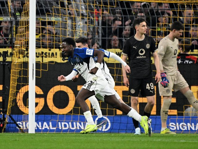 Fostul golgheter al SuperLigii, un nume de referință pe piața transferurilor din ultimii ani, a făcut senzație în Germania, marcând un gol important pentru Borussia Dortmund, echipă de tradiție în Bundesliga