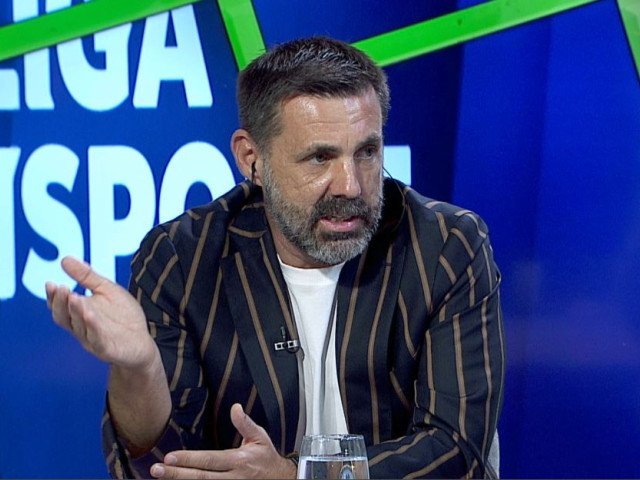 Antrenorul principal al Rapidului, Zeljko Kopic, a oferit informații exclusive despre situația jucătorilor Kennedy Boateng și Matteo Duțu, în contextul meciului crucial împotriva Rapidului, programat în weekend