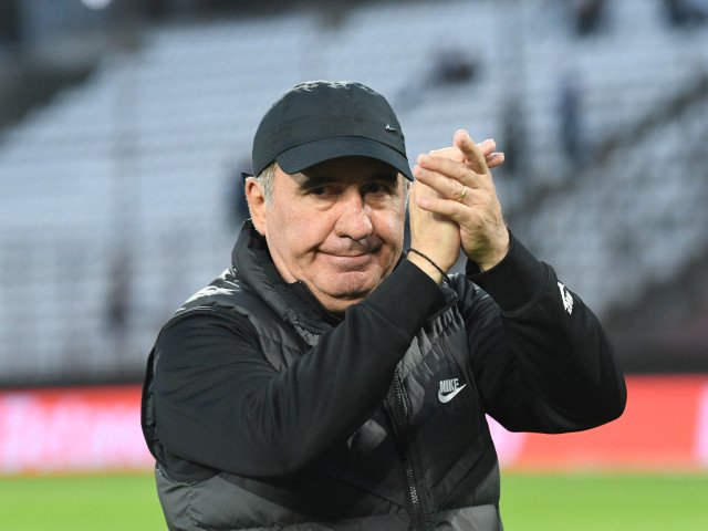 Gică Hagi a semnat un contract pe 4 ani cu Farul Constanța