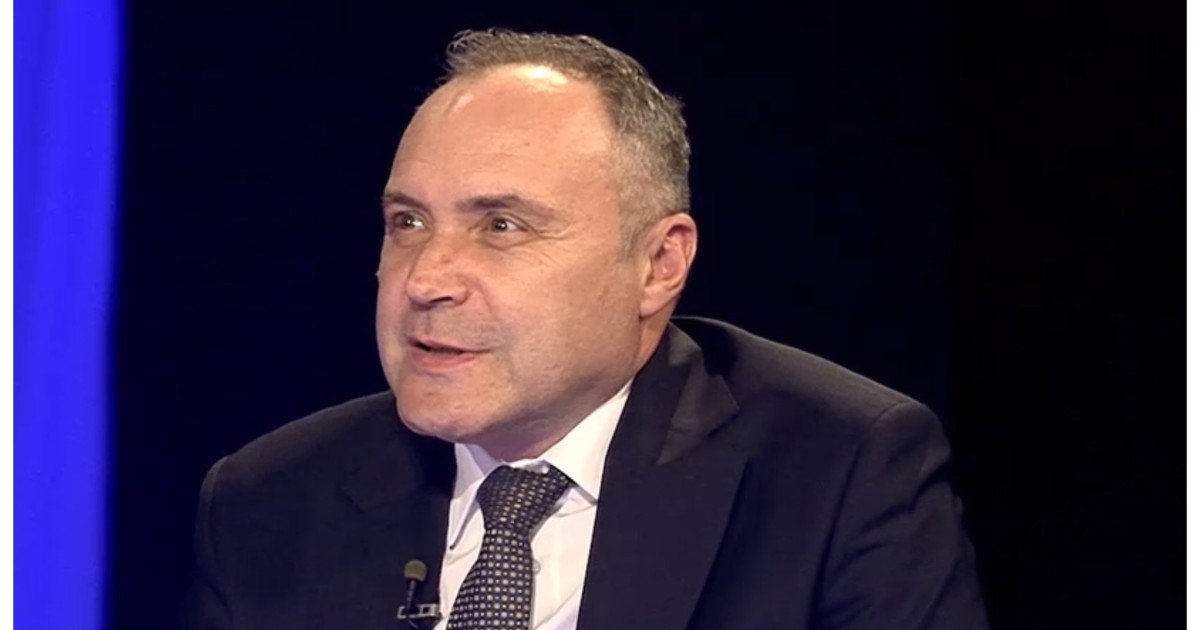 Președintele Asociației Energia Inteligentă (AIE), Dumitru Chisăliță, a adus în discuție, duminică, o soluție concretă pentru reducerea presiunii inflației cauzată de creșterea prețurilor la carburanți