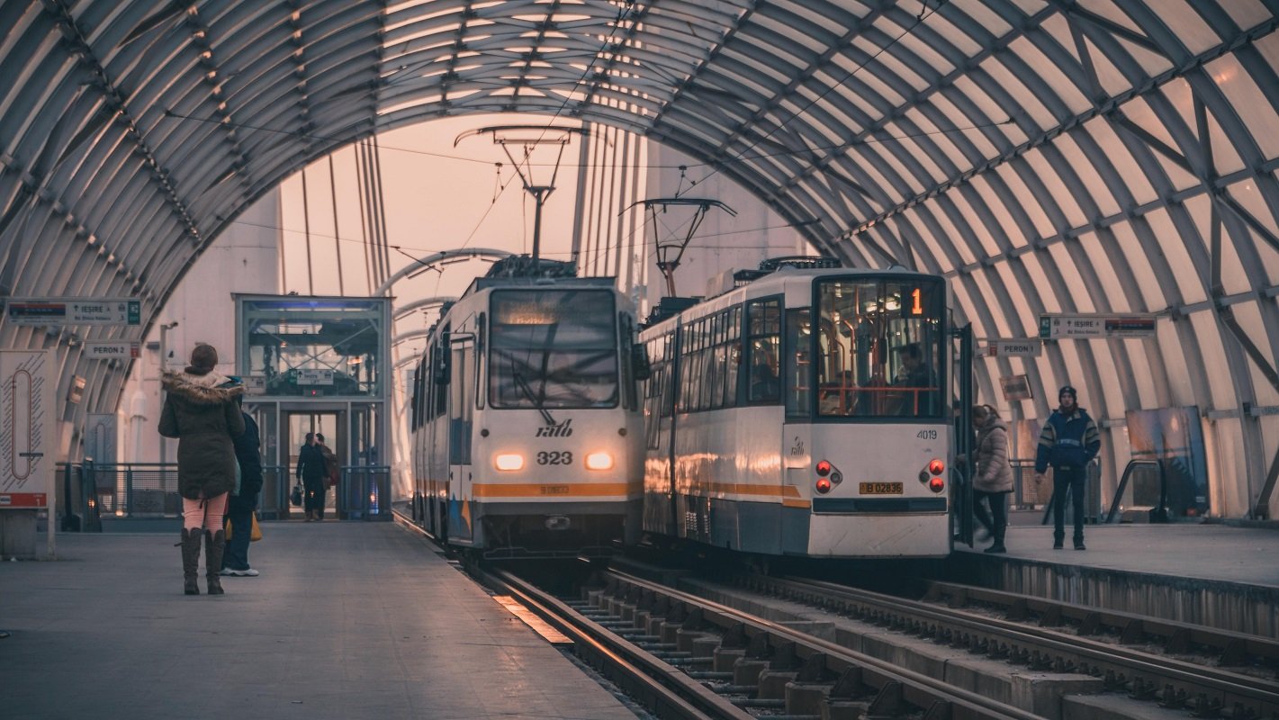 Din data de 21 martie, traficul de transport în comun din Capitală va suferi modificări semnificative, odată cu începerea lucrărilor de modernizare a infrastructurii de tramvai și autobuz