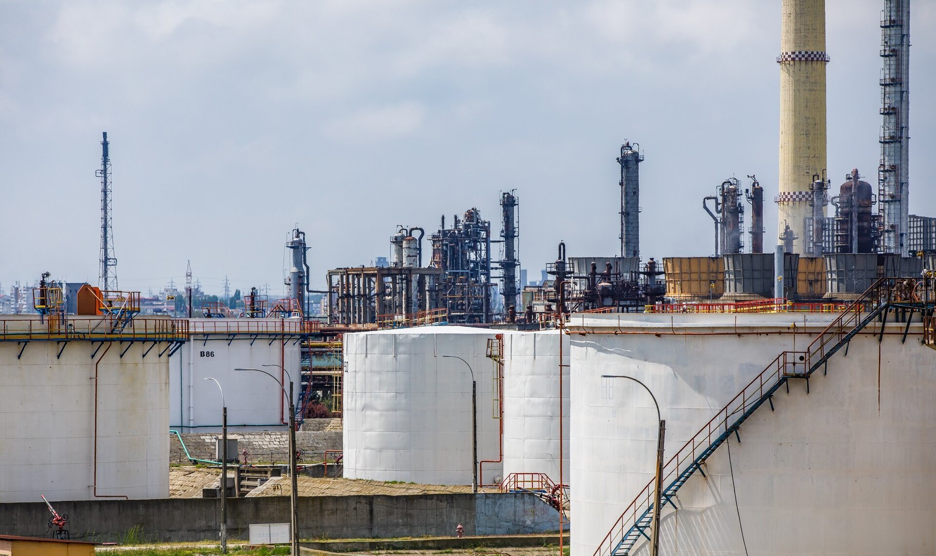 România dispune în prezent de stocuri de combustibil suficiente pentru a face față oricăror situații de criză, asigură oficialii din domeniu