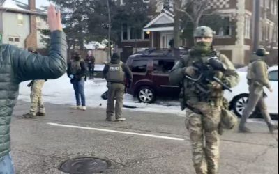 Un profesor universitar din SUA a creat o aplicație cu inteligență artificială și o platformă web destinată să anunțe sosirea agenților de la Agenția pentru Imigrație și Vamă (ICE)