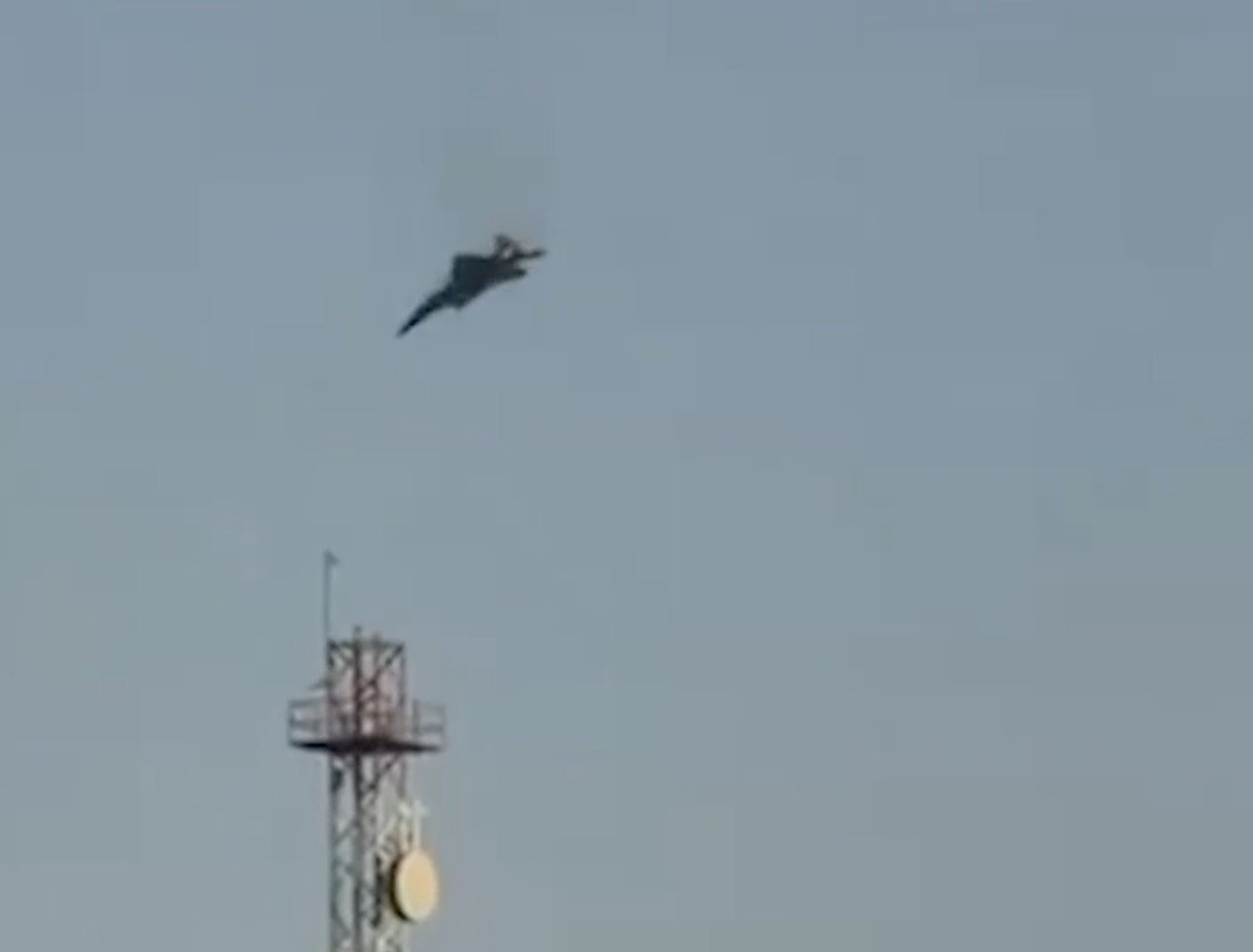 Atac cu drone asupra aeroportului internațional din Kuweit: pagube majore și tensiuni crescânde în Orientul Mijlociu Aeroportul internațional din Kuweit a fost ținta unui atac cu drone sâmbătă dimineață, o acțiune care a provocat pagube semnificative și a accentuat starea de instability în regiune