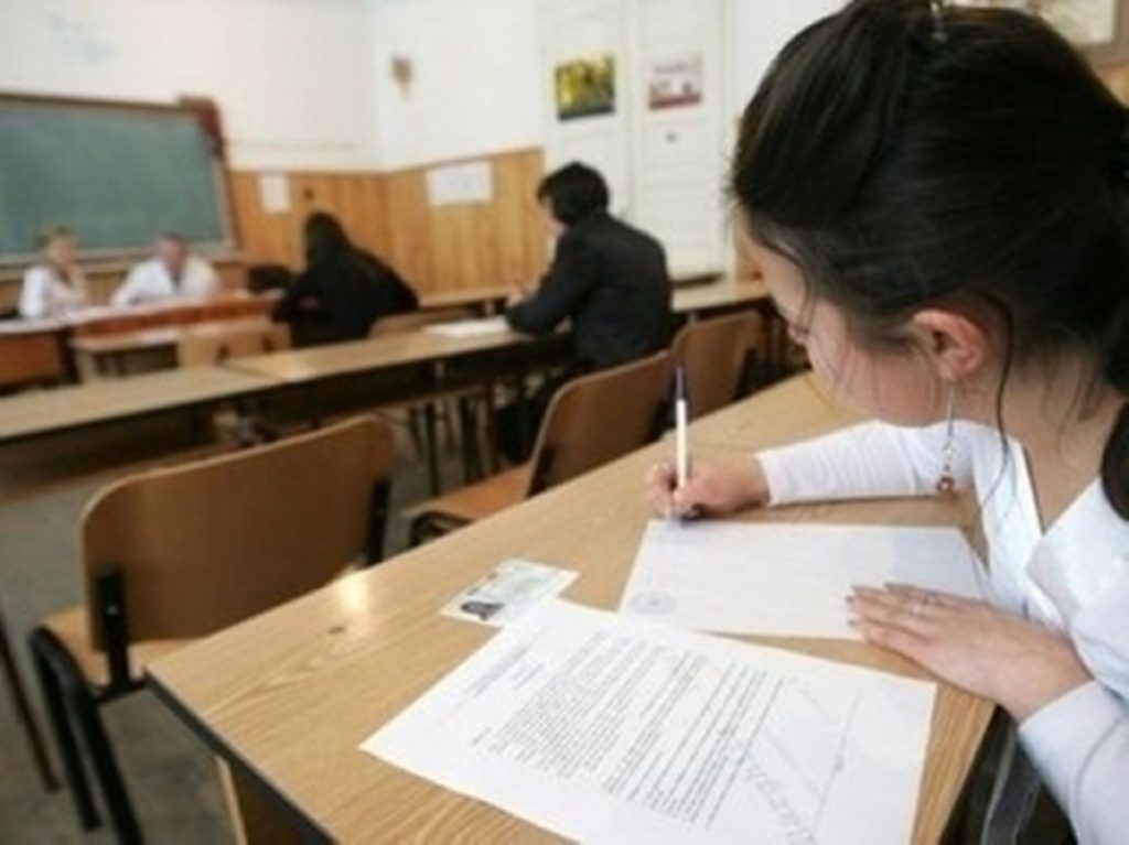 Elevii din întreaga țară au avut astăzi parte de un moment important pe parcursul anului școlar: simularea examenului național de Bacalaureat