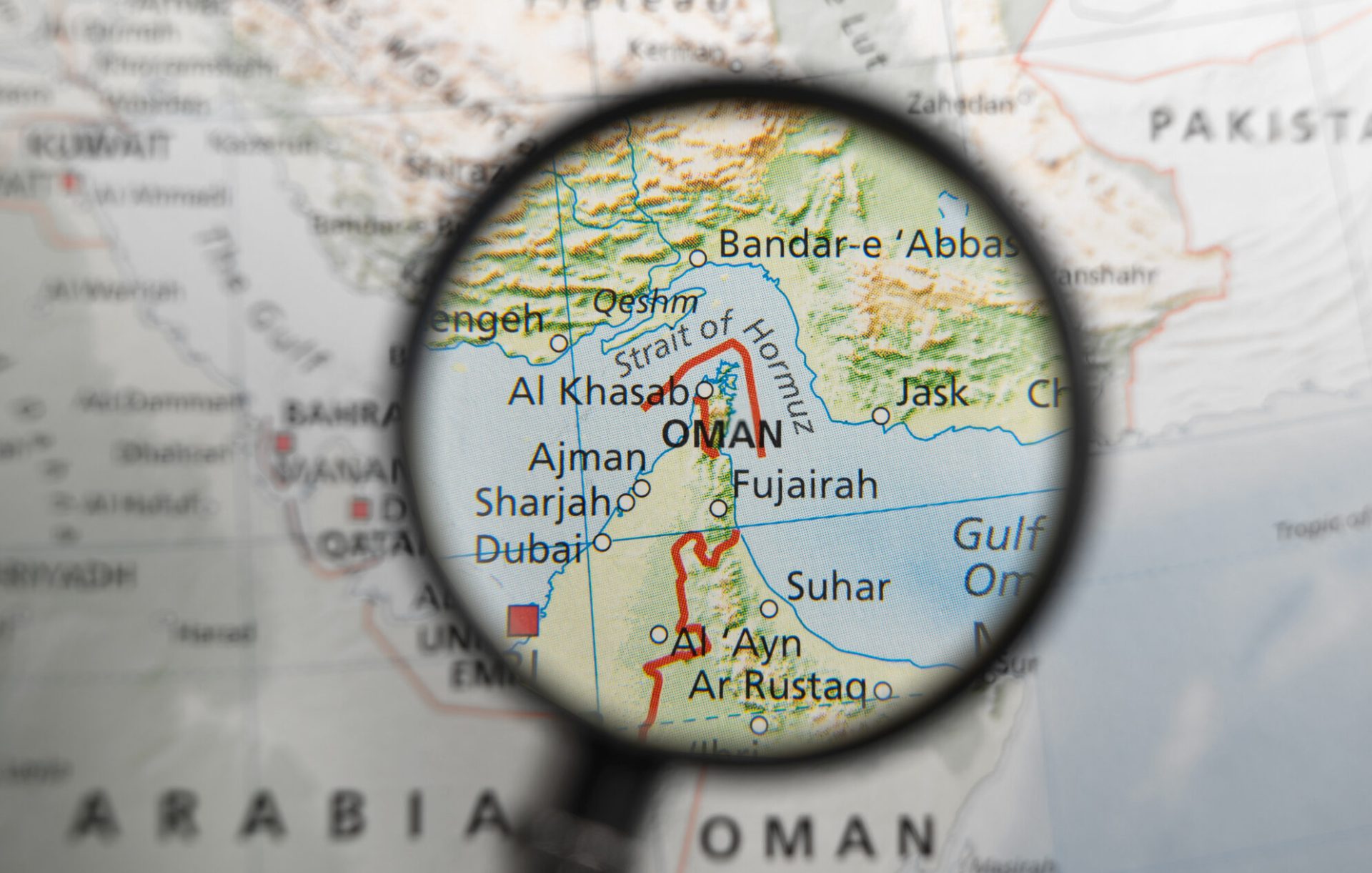 Marea Britanie devine primul stat european ce permite accesul SUA la bazele militare pentru operațiuni împotriva Iranului în Strâmtoarea Ormuz O mutare fără precedent în peisajul geopolitic european are loc în contextul tensiunilor crescânde din Orientul Mijlociu, România și Europa nelăsând să treacă neobservate schimbările din politica britanică