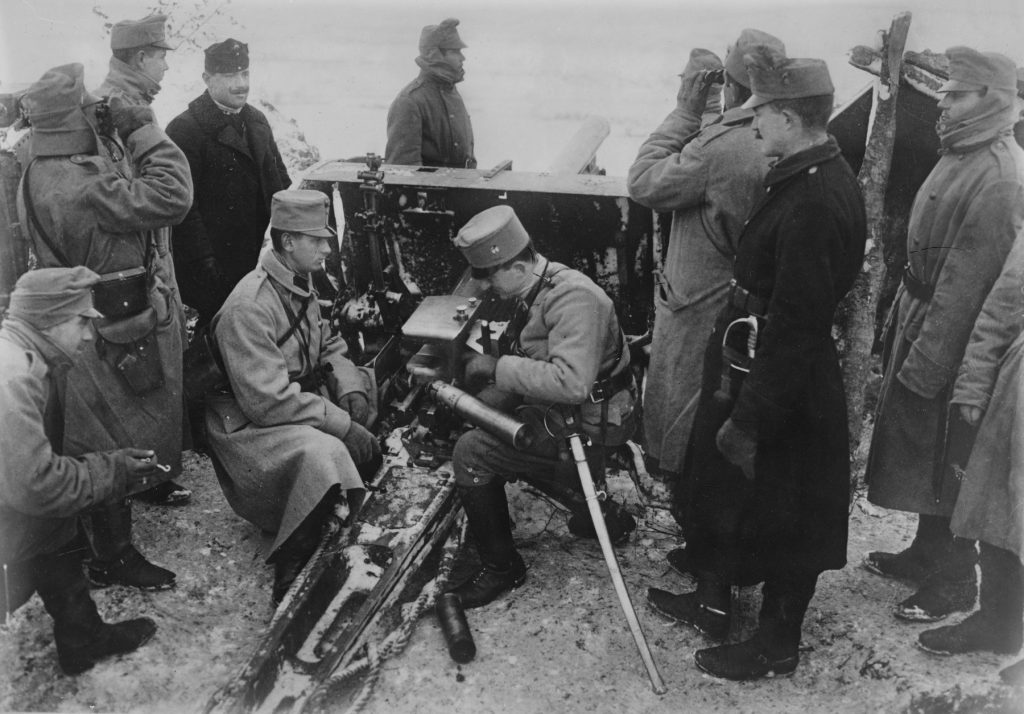 Stratagema diplomatică a Austro-Ungariei în pregătirea pentru război: Timpul, arma principală La începutul lui august 1914, Europa era deja în toiul conflagrației mondiale, iar România, aflată sub influența curentelor politice din interior, naviga cu grijă pe apele tulburi ale relațiilor internaționale