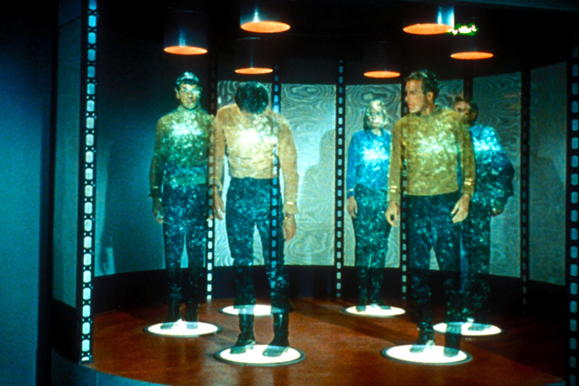 Revoluție în comunicațiile cuantice: descoperirea „stării W” în Japonia aduce cercetarea mai aproape de o infrastructură digitală extrem de sigură Cercetările din domeniul fizicii cuantice au atins recent un nou prag, odată cu publicarea rezultatelor care vizează înmulțirea și stabilizarea entanglementului între mai multe particule