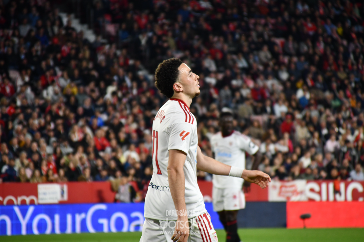 Sevilla FC și Valencia CF s-au întâlnit sâmbătă pe terenul din Ramón Sánchez-Pizjuán într-un meci crucial pentru ambele formații, ambele având nevoie urgentă de puncte pentru a-și menține șansele în lupta pentru evitarea retrogradării