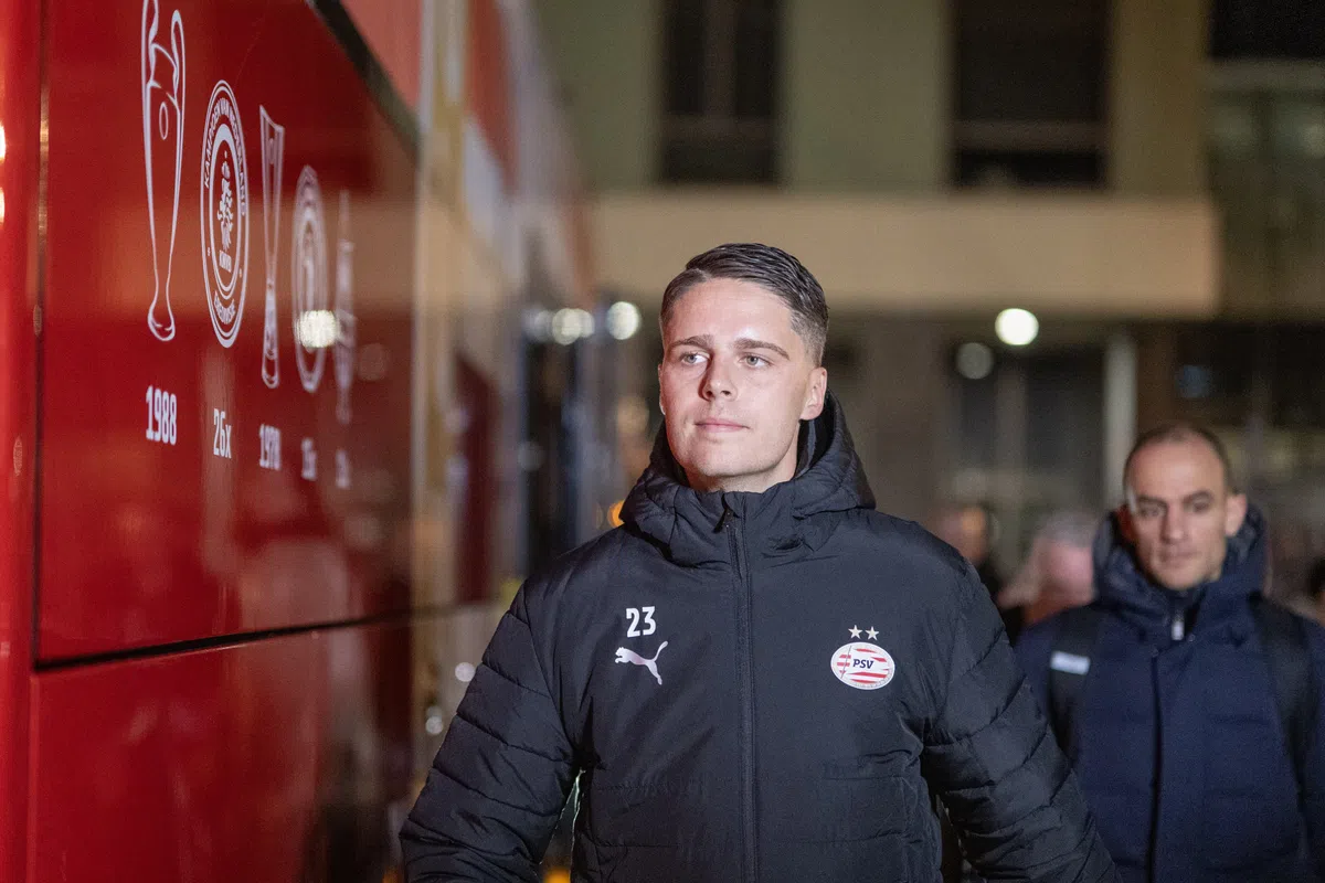 Thumbnail for article: VI Live: PSV heeft nog geen antwoord op openingsgoal Linssen
