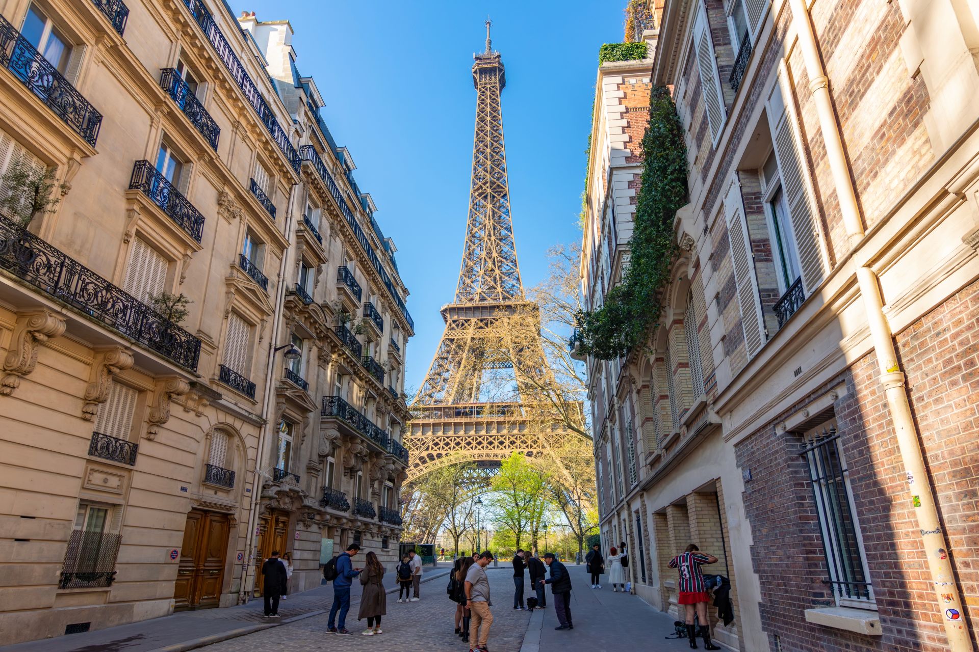 Orașul, un aliat neașteptat în prevenirea accidentului vascular cerebral Deși viața urbană este adesea asociată cu poluare, agitație și stres, un nou studiu realizat de cercetători americani deschide o perspectivă diferită asupra beneficiilor pe care le-ar putea aduce mediul citadin în reducerea riscului de accident vascular cerebral (AVC)