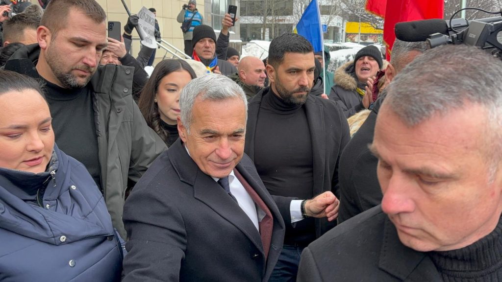 Fostul candidat la președinția României, Călin Georgescu, aduce din nou în discuție teorii conspiraționale despre intenții de eliminare fizică din sfera politică