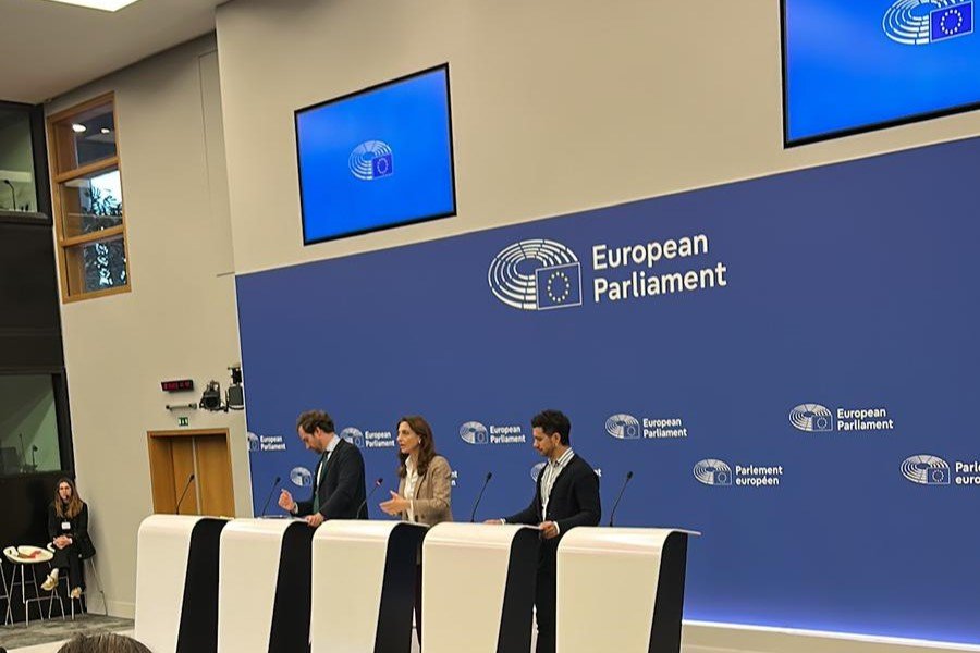 Criza locuințelor în Europa: promisiuni și realități de pe teren În timp ce în Parlamentul European se dezbate intens o nevoie urgentă de soluții concrete pentru criza cronică de locuințe, în București, investigațiile jurnaliștilor dezvăluie o realitate diferită