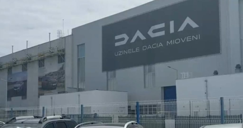 Val de concedieri la Dacia: aproape 1.200 de angajați urmează să plece din companie în acest an, anunță sindicaliștii, într-un context marcat de tensiuni și nemulțumiri în interiorul grupului francez Renault