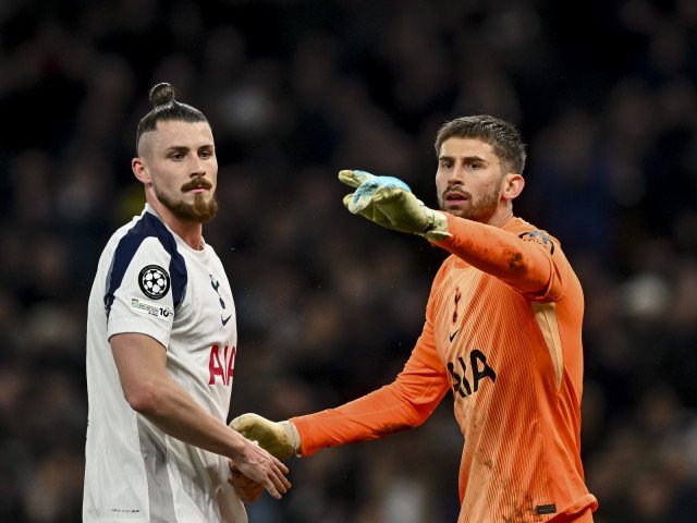 Un moment istoric în Champions League: Real Madrid stabilește un nou record și scrie o pagină fără precedent în istoria competiției Un duel plin de tensiune și spectacol, care va rămâne în memorie mulți ani de acum încolo, a fost cel dintre Real Madrid și rivalul său european