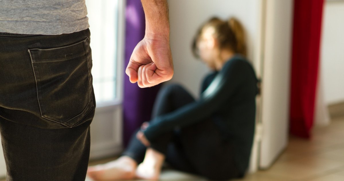 Proiect Legislativ pentru sprijinul victimelor violenței domestice: 10 zile de concediu plătit, dar cu controverse în privința eficienței Un nou proiect legislativ propus recent în Parlament scoate în evidență eforturile de a crea un cadru legal mai favorabil pentru victimele violenței domestice, infracțiunilor de viol și agresiunilor sexuale