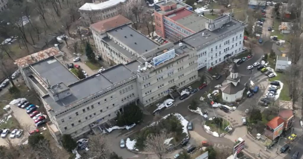 Construcția Spitalului CF2 din București, un simbol al inovației din timpul celui de-Al Doilea Război Mondial, stă astăzi mărturie unei istorii pline de promisiuni și, din păcate, de decădere