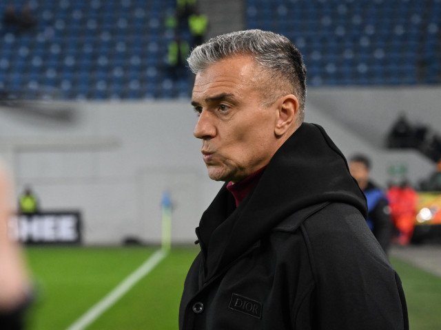 Daniel Pancu, fostul internațional român și actual antrenor al Rapidului, a fost surprins într-o situație neobișnuită după meciul de miercuri seara din Cupa României, în care Universitatea Craiova a fost eliminată cu scorul de 2-1 de către FC Botoșani