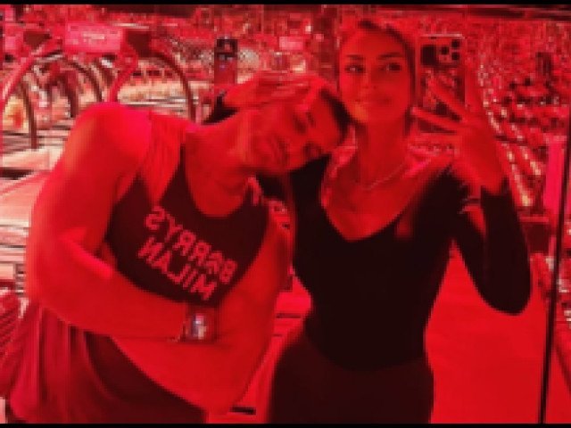 Cine este bărbatul alături de Mădălina Ghenea la sală