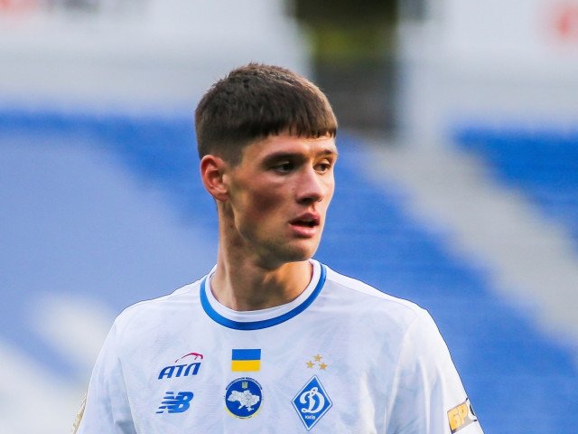 Vladislav Blănuță, jucătorul trimis în Ucraina de FCU Craiova pentru suma de două milioane de euro, nu a reușit să-și găsească locul în echipa lui Dinamo Kiev, fiind complet uitat de antrenorul Igor Kostyuk în 2026