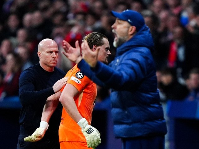 Răsturnare de situație la Tottenham: Radu Drăgușin rămâne fără antrenor după plecarea lui Igor Tudor După o perioadă incertă și zvonuri privind schimbări la nivelul băncii tehnice, Tottenham Hotspur a anunțat oficial plecarea lui Igor Tudor, fostul antrenor al echipei, semnalând potențială schimbare de direcție în strategia clubului londonez