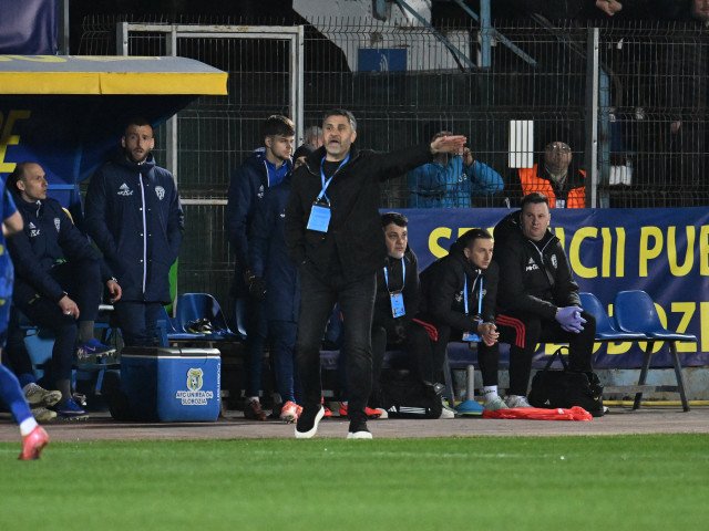 Claudiu Niculescu renunță la postul de antrenor al Unirii Slobozia după un start dificil al sezonului Un nou episod în tumultul fotbalului românesc s-a scris în urma rezultatelor extrem de dezamăgitoare ale Unirii Slobozia în startul actualei stagiuni